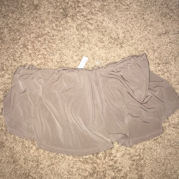 ⭐️TAN FLOWY CROP TOP⭐️ - Picture 1 of 3